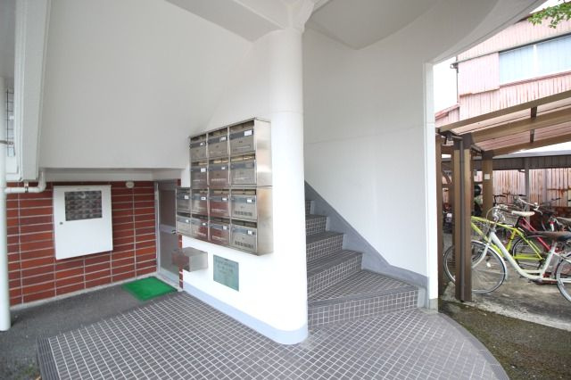 カーサ一ツ橋のエントランス|落ち着いたエントランスです