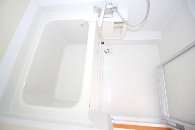 カーサ一ツ橋の浴室|きれいなお風呂です