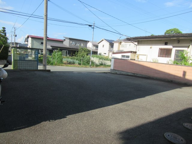 クリーンハイツBの駐車場