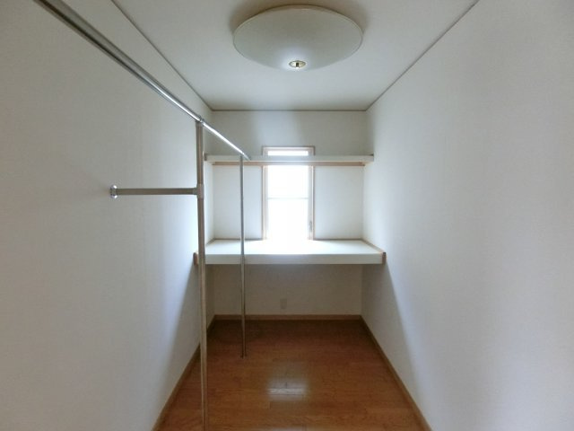 大野台4丁目貸家の収納