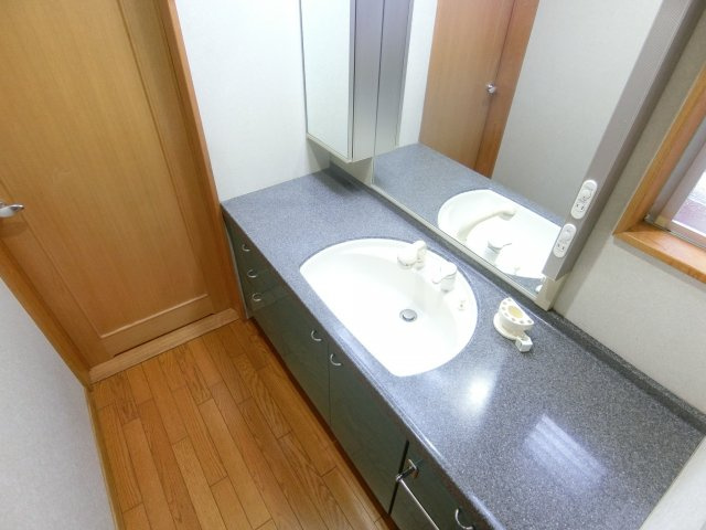 大野台4丁目貸家の独立洗面台