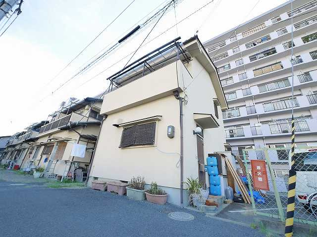 三条大宮大西一戸建の外観|キレイな外観です。