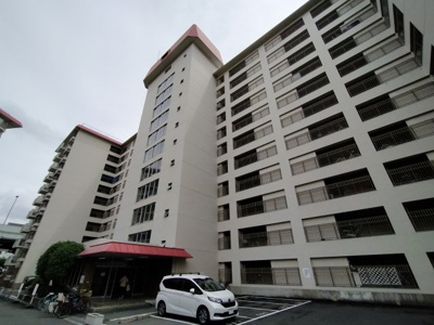 【外観】 | クローバーハイツ森小路3号棟 | ◎大阪メトロ「今里筋線」「谷町線」・京阪本線の3ＷＡＹアクセス可能な交通至便な好立地♪
◎近隣施設充実で生活至便な環境ですよ♪
◎コンビニやスーパーが近くお買い物至便な環境です。