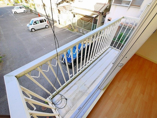クレール千原Aのバルコニー|開放的で明るい空間を演出してくれるバルコニーです