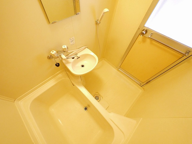 クレール千原Aの浴室|落ち着いた空間のお風呂です