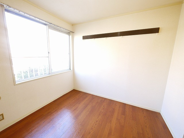 クレール千原Aの洋室|使い勝手のいい洋室です