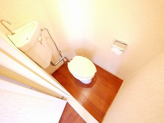 クレール千原Aのトイレ|ゆったりとした空間のトイレです