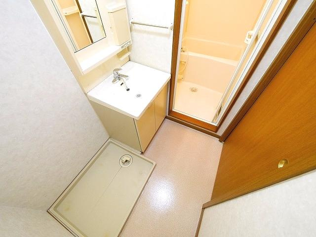 サンモールMRの洗面所|脱衣スペースもあります
