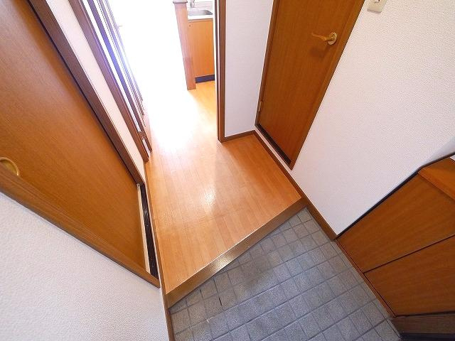 サンモールMRの玄関|落ち着いた玄関です