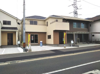 【前面道路含む現地写真】 | 公道：南東
広い歩道です◎