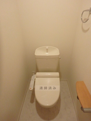 【トイレ】 | ガーデンフォレスト【SHM】 | シャワートイレ付きのトイレ！小棚もあるのが嬉しい♪