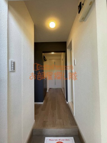 ロ・ワールハイツの玄関