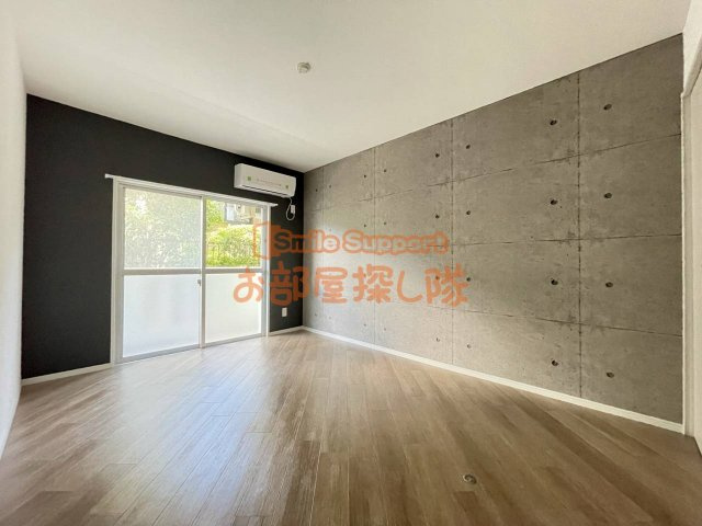 ロ・ワールハイツの居間・リビング