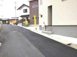 【前面道路含む現地写真】 | 公道：北西
JR七軒茶屋駅まで徒歩７分です◎