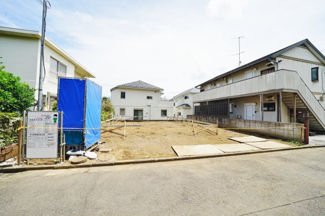 全居室南向き、カースペース２台♪保土ケ谷区上菅田町　新築戸建ての外観|カースペースは2台駐車可能です。（車種による）