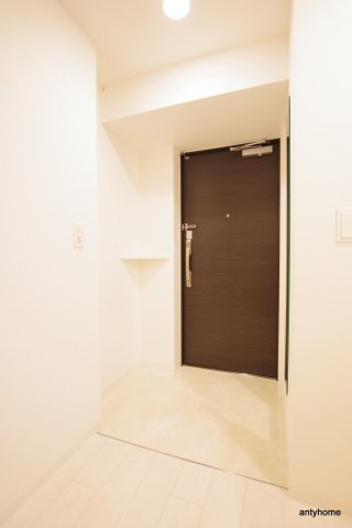ラフォルム鎗屋町 仲介手数料無料の玄関