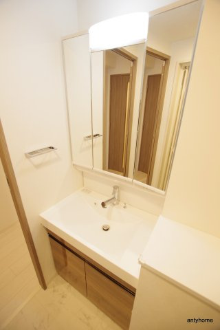 ラフォルム鎗屋町 仲介手数料無料の洗面所