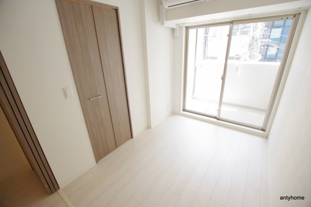 ラフォルム鎗屋町 仲介手数料無料の洋室
