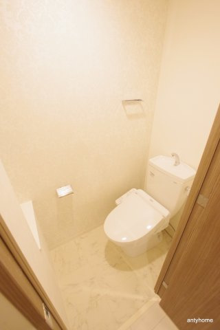 ラフォルム鎗屋町 仲介手数料無料のトイレ
