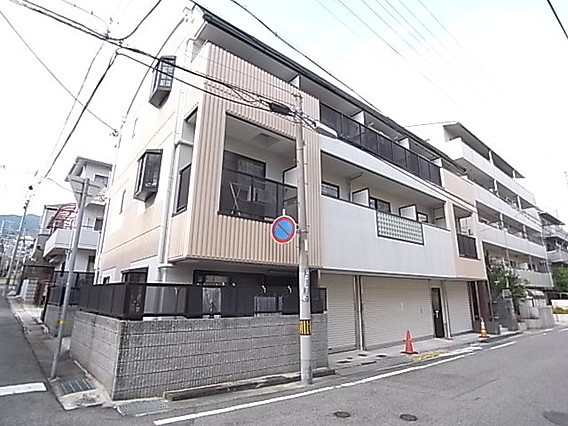 岩田マンションの外観