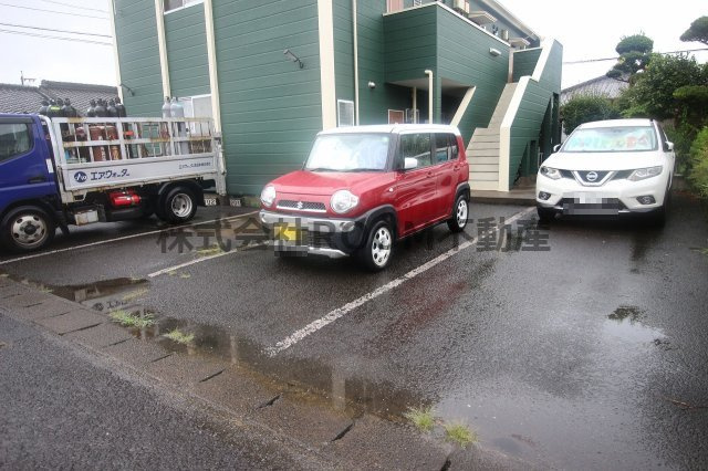 グリーン若葉の駐車場|駐車場完備です
