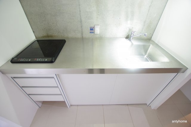 ベルニーニ南森町　仲介手数料無料のキッチン