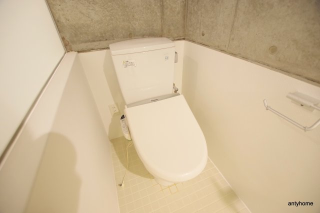 ベルニーニ南森町　仲介手数料無料のトイレ