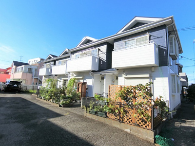 【外観】 | サンヒルズ | ブルーライン「仲町台」駅より徒歩8分！ファミリーさんに人気のテラスハウス♪コンビニやスーパーが近くて便利な住環境です☆