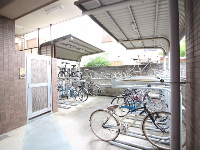 コンフォート長岡京のその他共用部分|駐輪スぺース