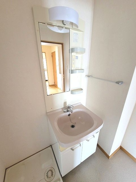 クレアフジモトの独立洗面台|独立洗面台で身支度をすべて済ませてしまいましょう