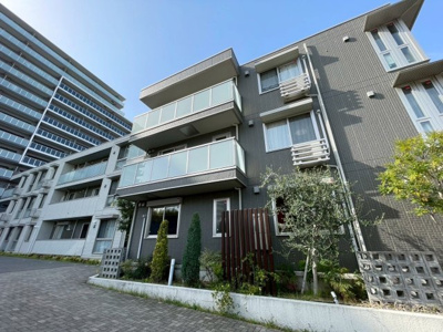 【外観】 | RAVINE千里中央 | 外観は落ち着いています