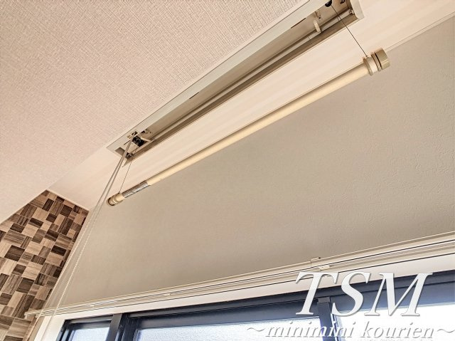 グラスヒルズの設備|窓際に備え付けの室内物干しがあります