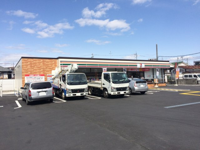 グラスヒルズの周辺|近くのコンビニ