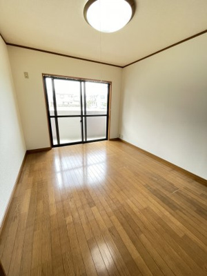 【寝室】 | グランディール小泉 | ゆとりの広さです