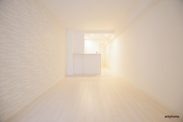 ラフォルム鎗屋町 仲介手数料無料の居間・リビング