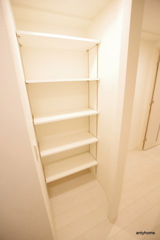 ラフォルム鎗屋町 仲介手数料無料の収納