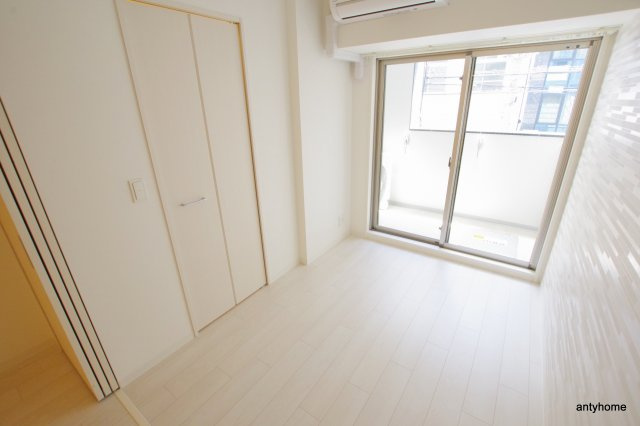 ラフォルム鎗屋町 仲介手数料無料の洋室