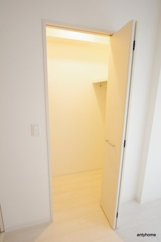 ラフォルム鎗屋町 仲介手数料無料の収納