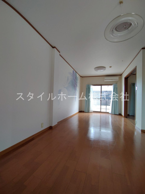 【居間・リビング】 | ハイツ禎紫園B