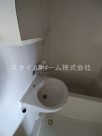 【洗面所】 | ハイツ禎紫園B | 忙しい朝には欠かせない洗面所です