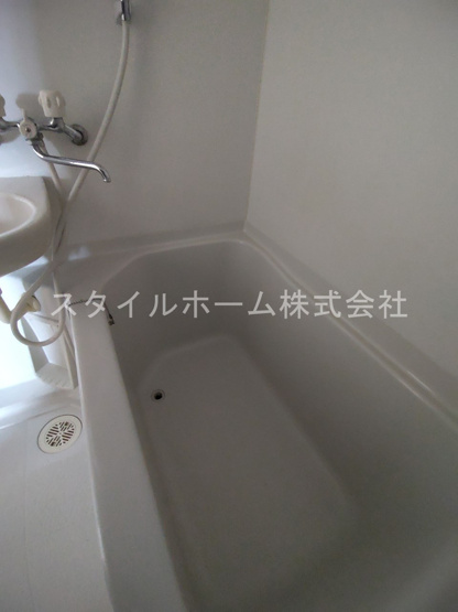 【浴室】 | ハイツ禎紫園B | 落ち着いた空間のお風呂です