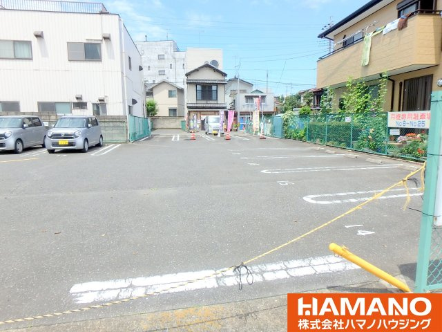 イタヤ第１ビル　1Fの駐車場|駐車場5台分は家賃込みです。追加駐車場あり。