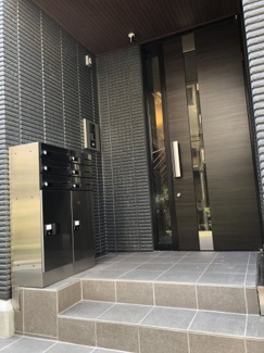 【エントランス】