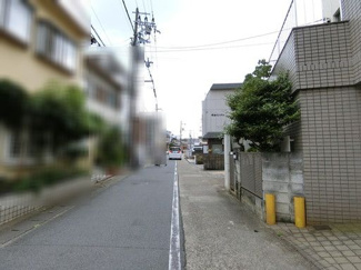 【前面道路含む現地写真】