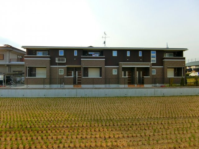 プラシージュの外観