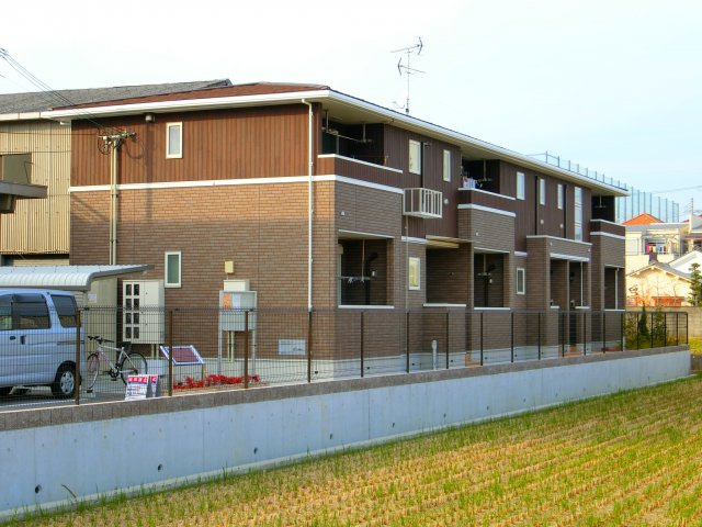 プラシージュの外観