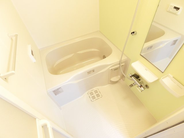 プラシージュの浴室