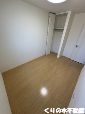 【洋室】 | シャーメゾン小泉 B棟 | 落ち着いた色調の洋室です