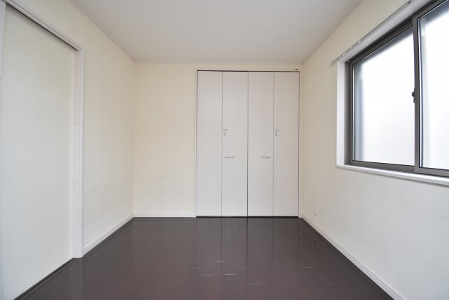 南津守４丁目戸建ての洋室