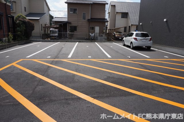 ストーリア小山Ⅰの駐車場